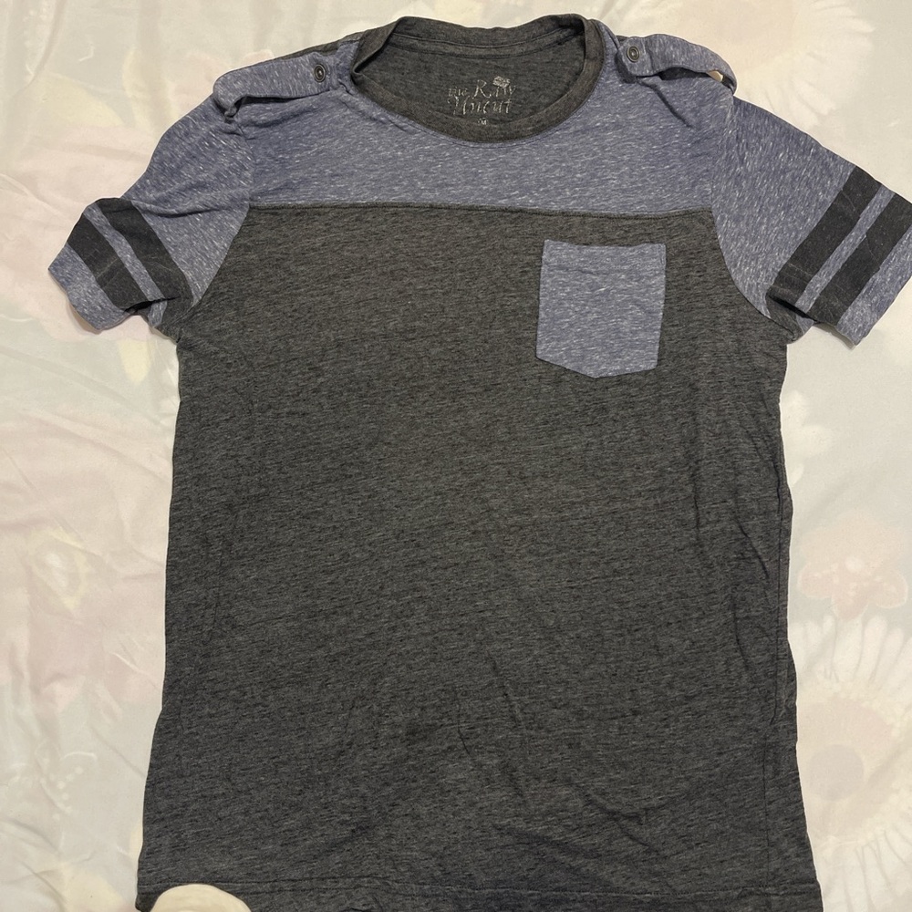 Men's Gray and Blue T-Shirt